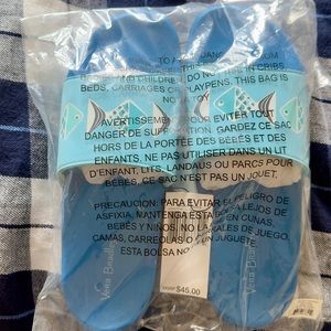🍍Vera Bradley “Go Fish” blue medium 7-8 beach slides🍍